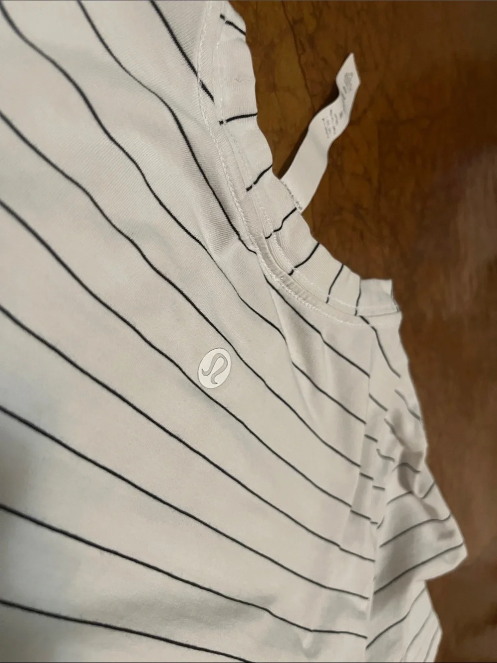 lululemon athletica White Short Sleeve Tee with Navy Pinstripes Sz 2